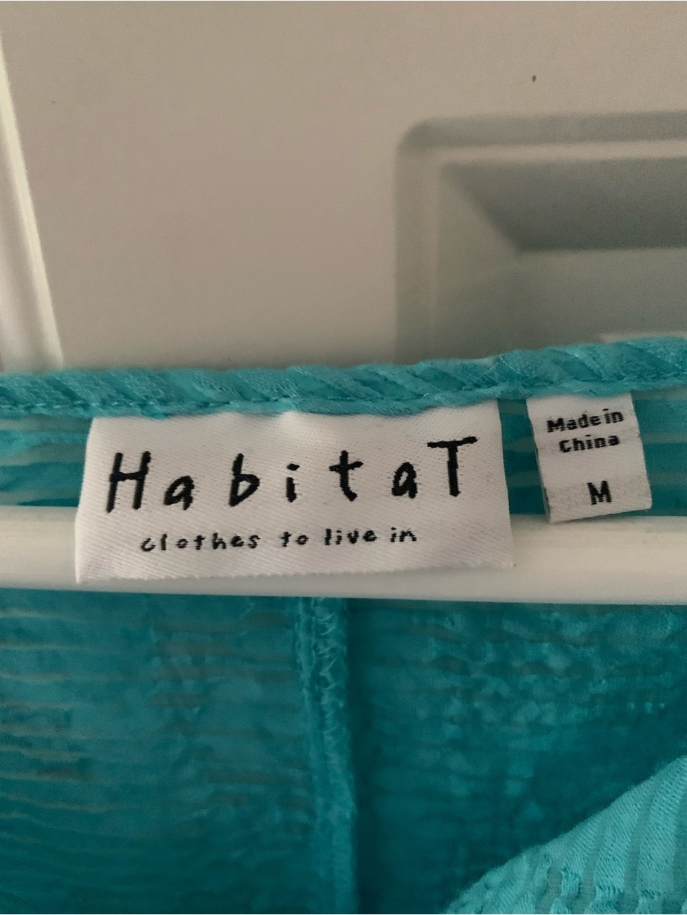 Like New Habitat Summer top - Picture 3 of 3